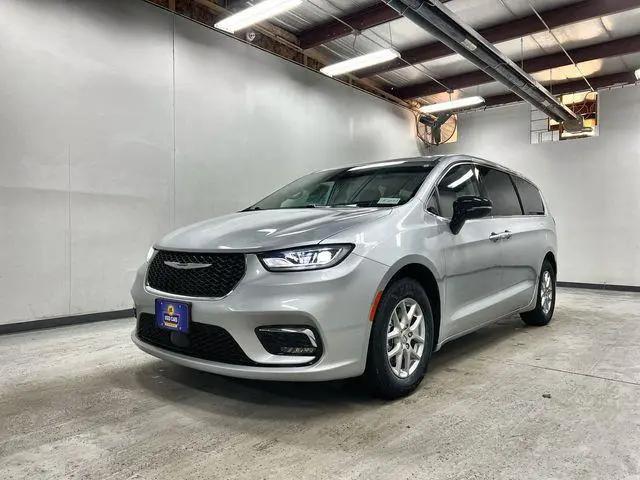 2024 Chrysler Pacifica Touring L for sale in RHINELANDER, WI