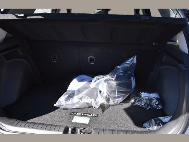 2026 Hyundai Venue SEL w/Two-Tone Roof