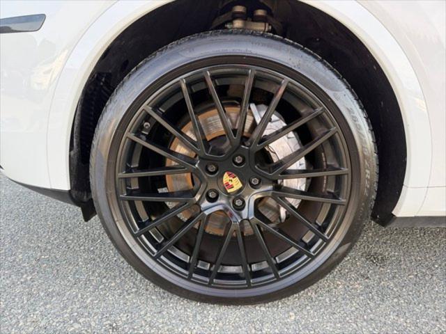 2023 Porsche Cayenne Platinum Edition