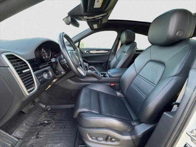 2023 Porsche Cayenne Platinum Edition