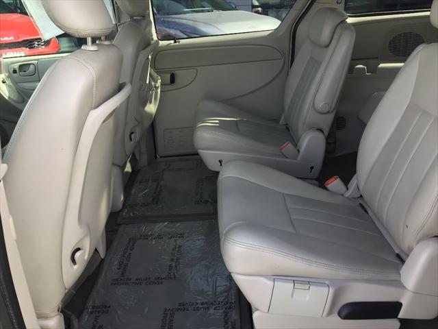 2005 Dodge Grand Caravan SXT
