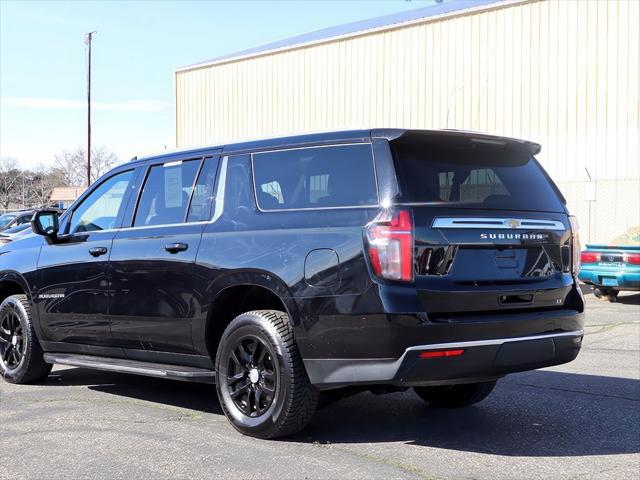 2023 Chevrolet Suburban LT