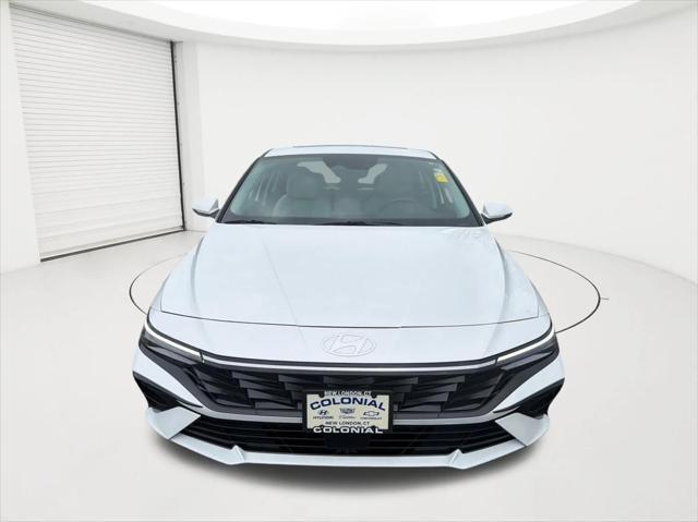 2025 Hyundai Elantra Hybrid Limited