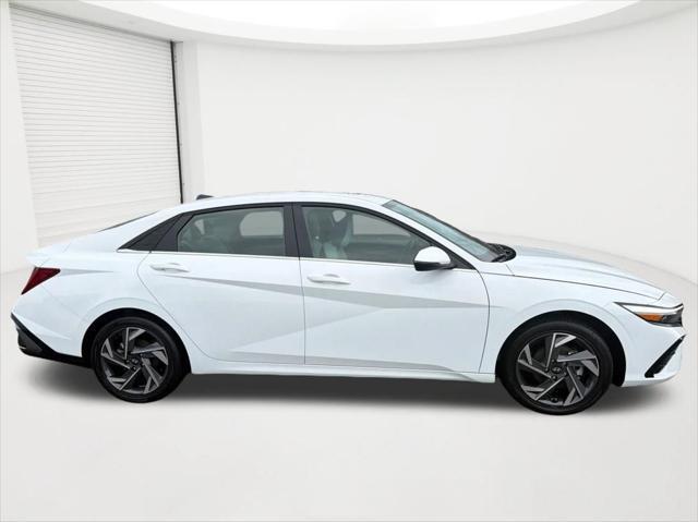 2025 Hyundai Elantra Hybrid Limited