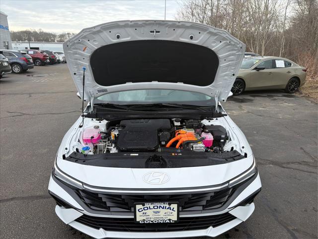 2025 Hyundai Elantra Hybrid Limited