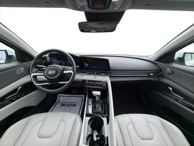 2025 Hyundai Elantra Hybrid Limited