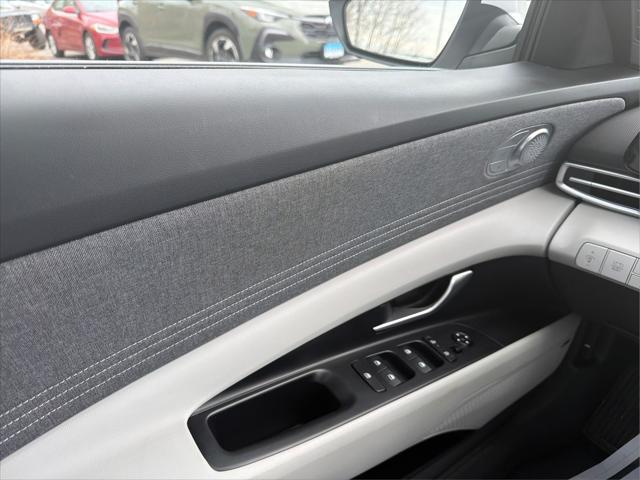 2025 Hyundai Elantra Hybrid Limited