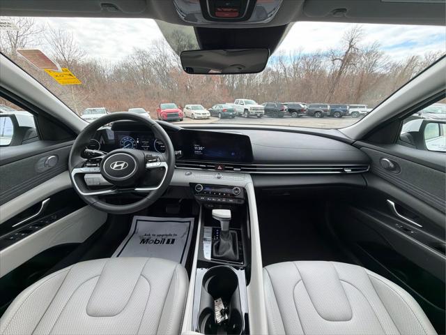 2025 Hyundai Elantra Hybrid Limited