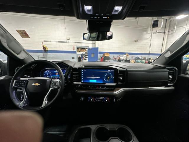 2024 Chevrolet Silverado 1500 4WD Crew Cab Short Bed LT with 2FL