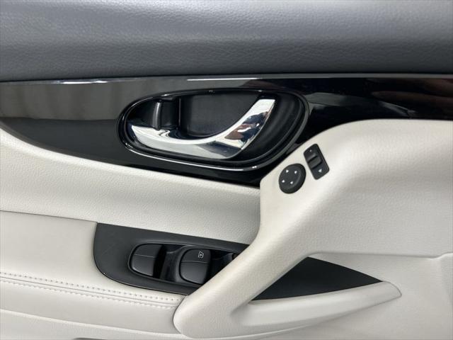 2022 Nissan Rogue Sport SL AWD Xtronic CVT