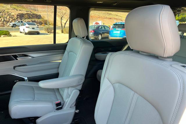 2026 Jeep Grand Wagoneer 4x4