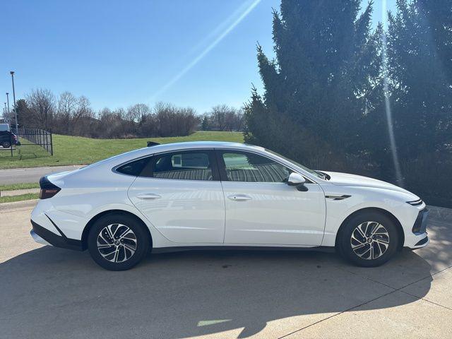 2026 Hyundai Sonata Hybrid Blue