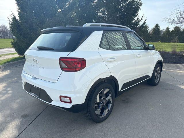 2026 Hyundai Venue SEL w/Two-Tone Roof