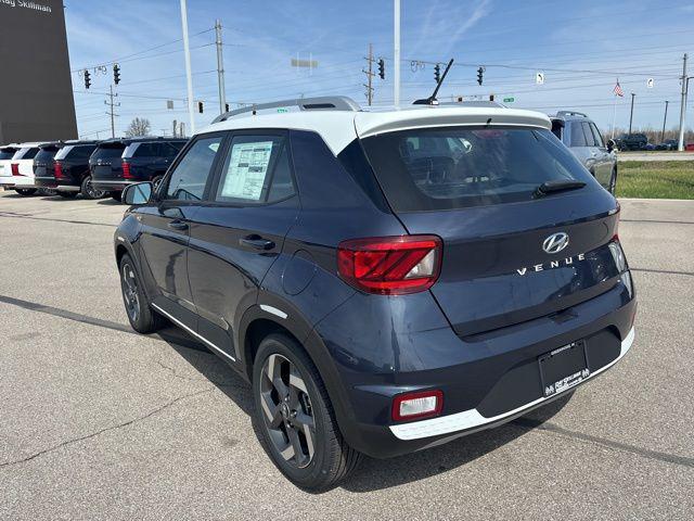 2026 Hyundai Venue SEL w/Two-Tone Roof