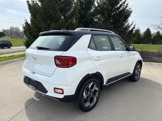2026 Hyundai Venue SEL w/Two-Tone Roof