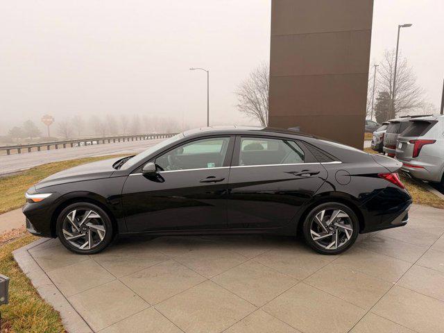2025 Hyundai Elantra Hybrid Limited