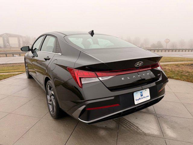 2025 Hyundai Elantra Hybrid Limited