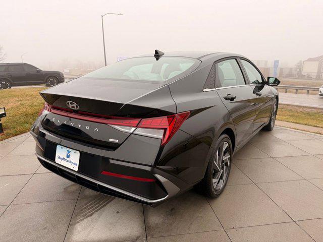 2025 Hyundai Elantra Hybrid Limited