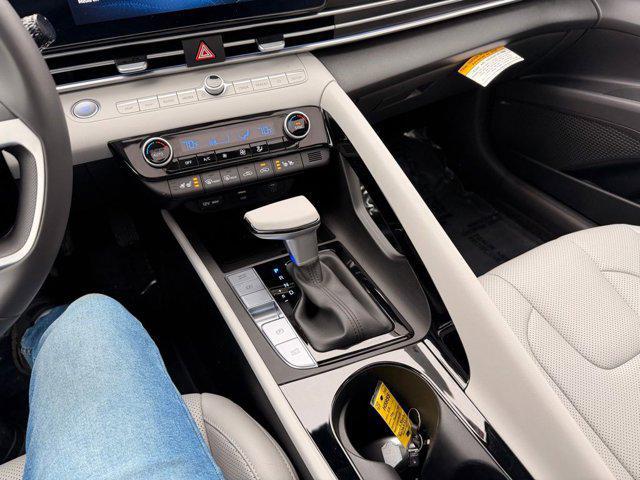 2025 Hyundai Elantra Hybrid Limited