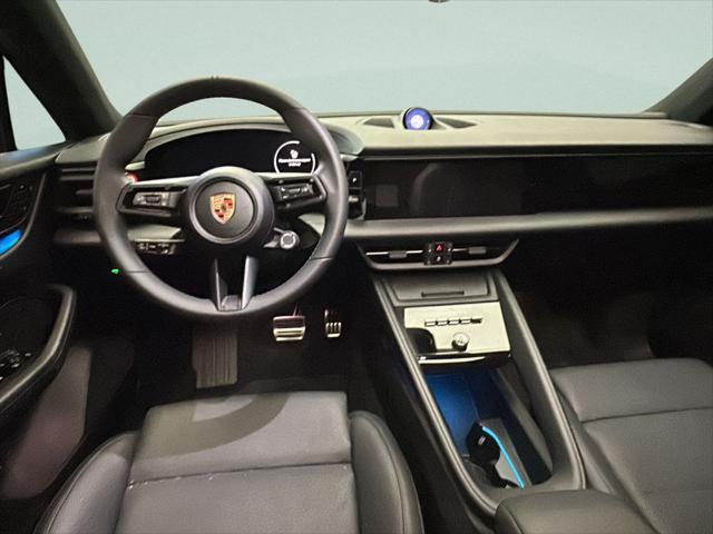 2025 Porsche Macan Electric 4S