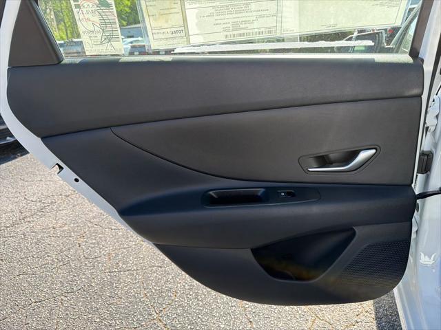 2026 Hyundai Elantra SE