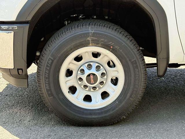 2026 GMC Sierra 3500HD Double Cab, Long Bed, Pro Dual Rear Wheel, 4WD