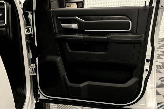 2024 Ram 3500 Big Horn Crew Cab 4x4 8' Box
