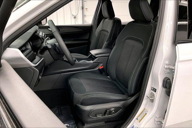 2024 Jeep Grand Cherokee Laredo 4x4