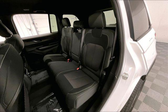 2024 Jeep Grand Cherokee Laredo 4x4