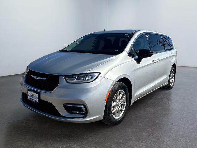 2024 Chrysler Pacifica Touring L for sale in Danville, IL