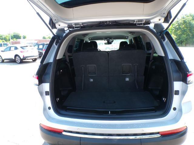 2024 Jeep Grand Cherokee L Laredo 4x2