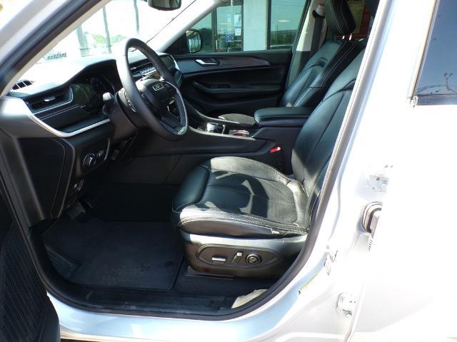 2024 Jeep Grand Cherokee L Laredo 4x2