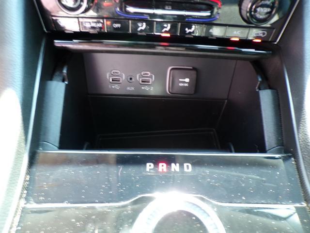 2024 Jeep Grand Cherokee L Laredo 4x2