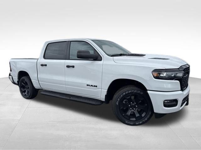 2026 RAM Ram 1500 RAM 1500 EXPRESS CREW CAB 4X4 57 BOX