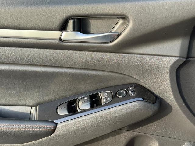 2025 Nissan Altima SR FWD