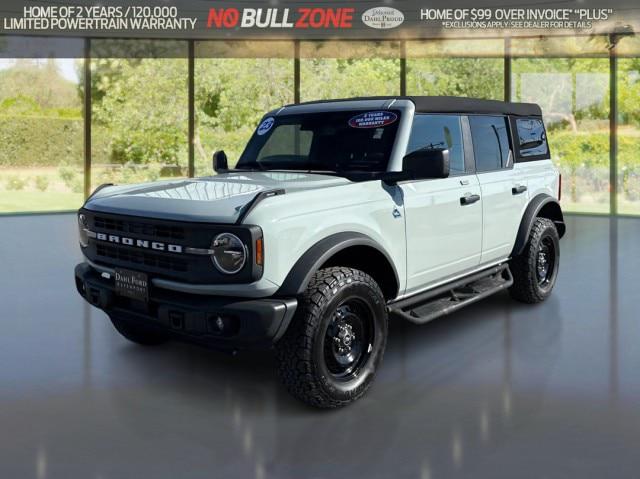 2023 Ford Bronco Black Diamond for sale in Davenport, IA