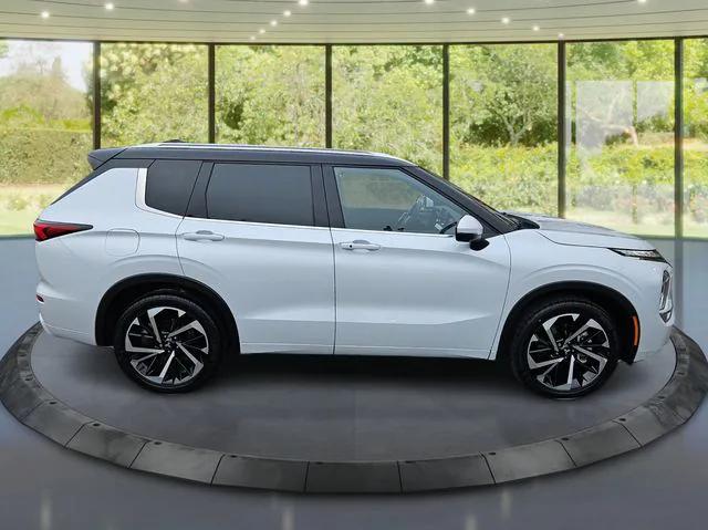 2023 Mitsubishi Outlander SEL Black Edition 2WD