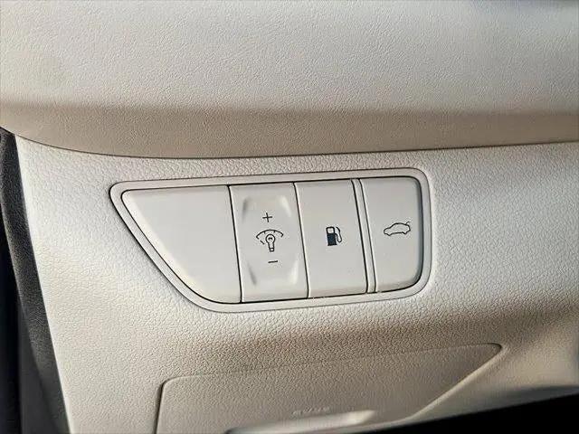 2025 Genesis G70 2.5T RWD