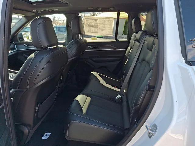 2026 Jeep Grand Cherokee Altitude 4x4