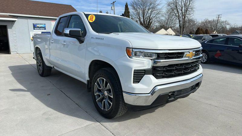 2024 Chevrolet Silverado 1500 4WD Double Cab Standard Bed LT with 2FT