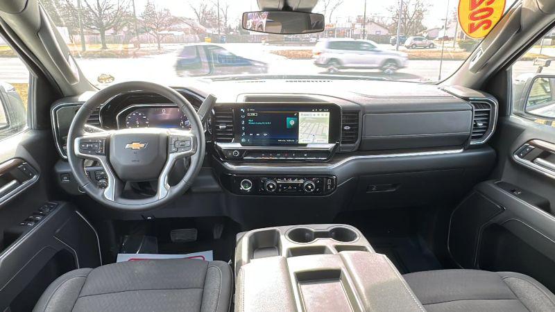 2024 Chevrolet Silverado 1500 4WD Double Cab Standard Bed LT with 2FT