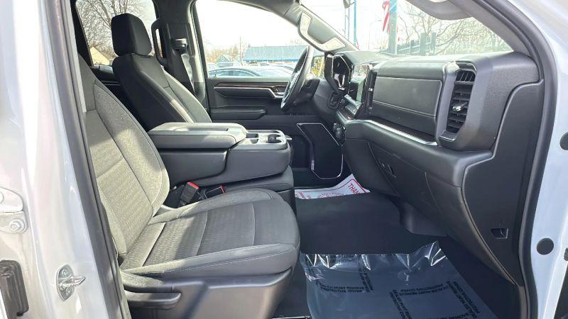 2024 Chevrolet Silverado 1500 4WD Double Cab Standard Bed LT with 2FT