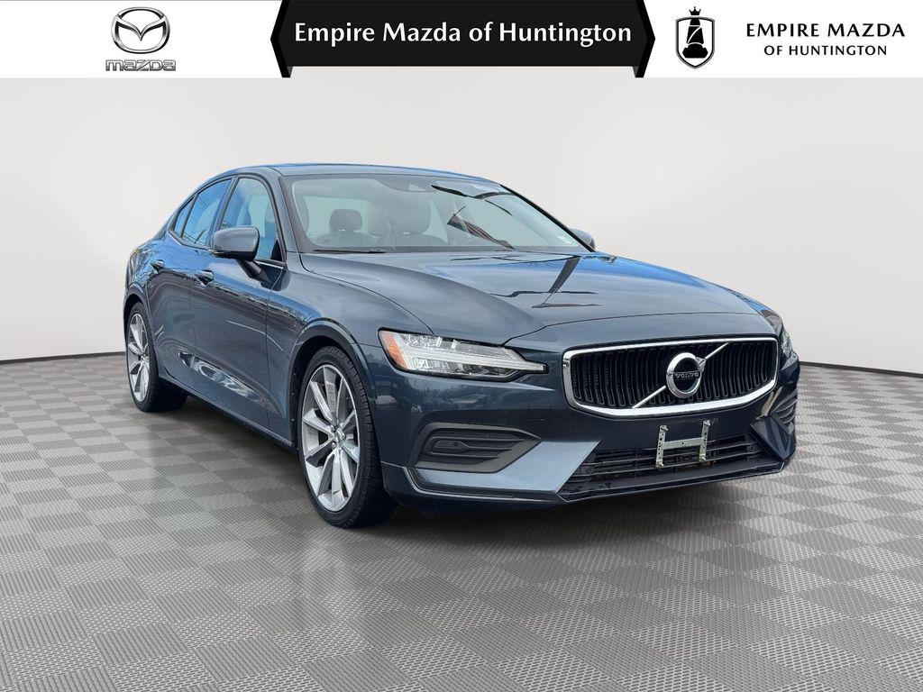 2020 Volvo S60 T5 Momentum FWD
