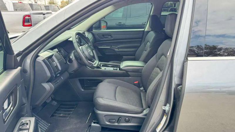 2024 Nissan Pathfinder SV 4WD