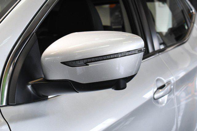 2022 Nissan Rogue Sport SL AWD Xtronic CVT