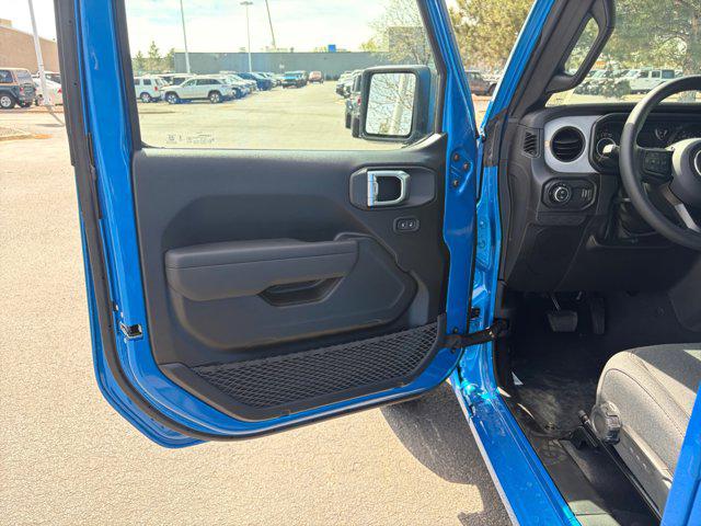 2026 Jeep Gladiator Sport