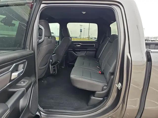 2025 Ram 1500 Big Horn Crew Cab 4x4 5'7" Box