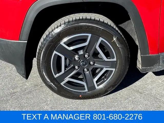 2026 Jeep Cherokee Laredo 4x4