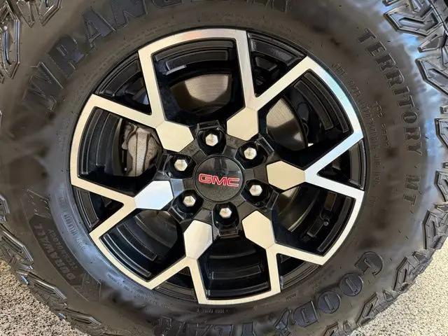 2024 GMC Canyon 4WD AT4X