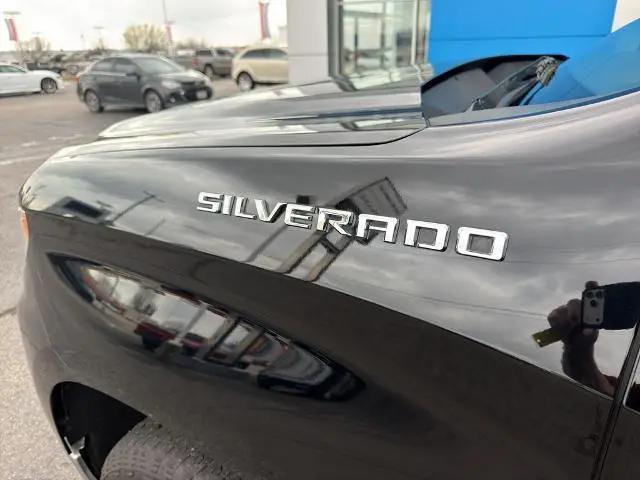 2023 Chevrolet Silverado 1500 4WD Crew Cab Short Bed LT with 2FL
